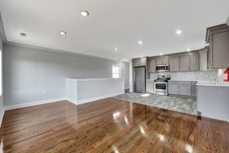 126 N 15th St in East Orange, NJ - Building Photo - Building Photo