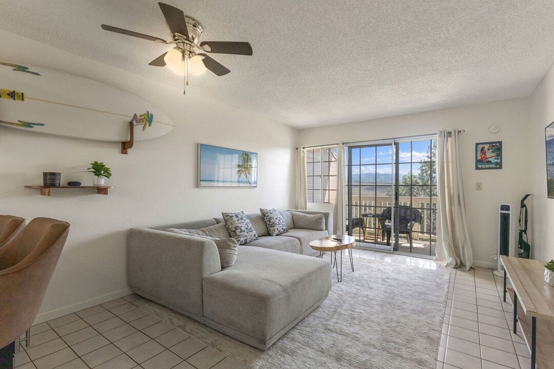 94-100-100 Huki Pl in Waipahu, HI - Building Photo