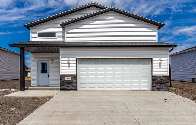 property at 1506 KEYSTONE CIR NE