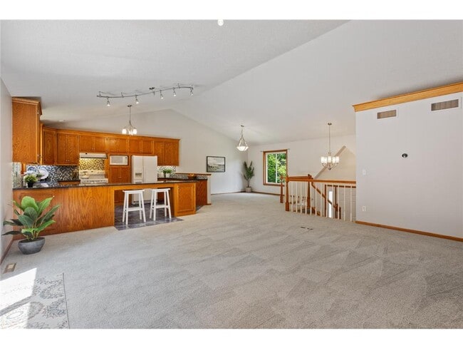 18525 County Rd 24 in Plymouth, MN - Building Photo - Building Photo