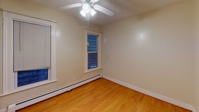 27 Falcon St, Unit 1 in Boston, MA - Building Photo - Building Photo
