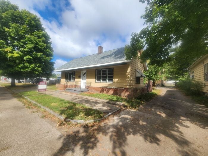 1414 Sycamore St in Terre Haute, IN - Building Photo