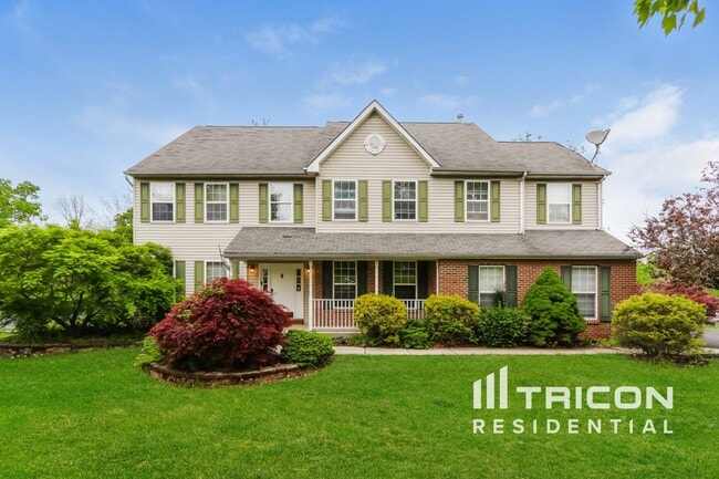 property at 2661 Shady Ln