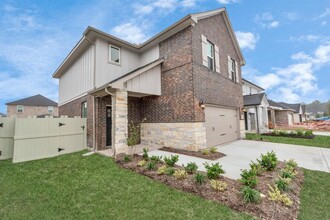 17407 Bluemink Ln in Shenandoah, TX - Building Photo - Building Photo