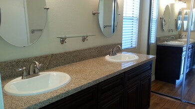 2812 Newcastle Way in Carlsbad, CA - Building Photo - Building Photo