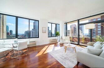 389 Washington St, Unit 19A in Jersey City, NJ - Foto de edificio - Building Photo