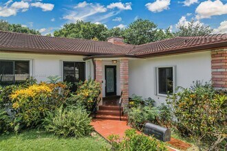 6250 SW 88th St in Miami, FL - Building Photo - Building Photo