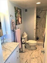 8 Whittier Pl, Unit 4D in Boston, MA - Building Photo - Building Photo