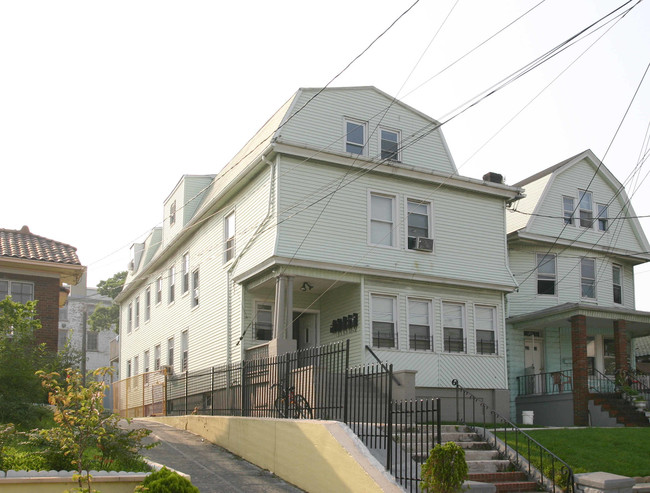 142 State St in Perth Amboy, NJ - Building Photo - Building Photo