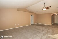 4218 NE 23rd Ave in Cape Coral, FL - Foto de edificio - Building Photo