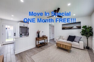 1200 E 52nd St in Austin, TX - Building Photo