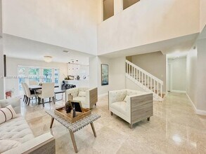 10620 SW 67th St in Miami, FL - Building Photo - Building Photo