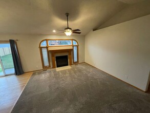 3245 Prairieview Dr in Lincoln, NE - Building Photo - Building Photo