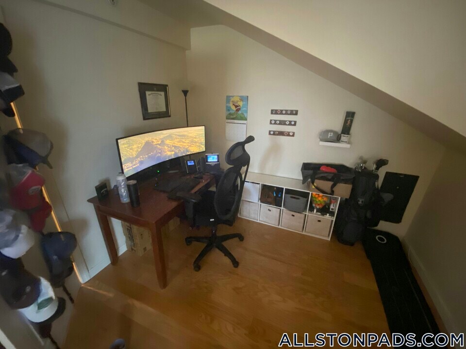 36 Raymond St in Boston, MA - Building Photo