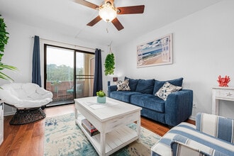 209 W Miracle Strip Pky, Unit 209 West Miracle in Mary Esther, FL - Building Photo - Building Photo