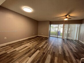 843 Crystal Lake Dr in Pompano Beach, FL - Building Photo - Building Photo