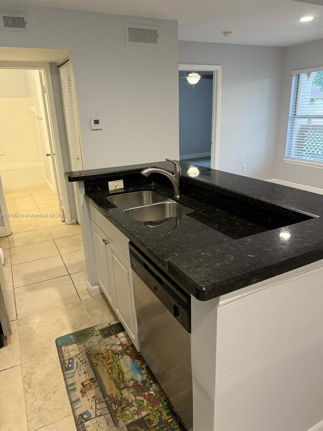 4807 Via Palm Lakes in West Palm Beach, FL - Building Photo - Building Photo