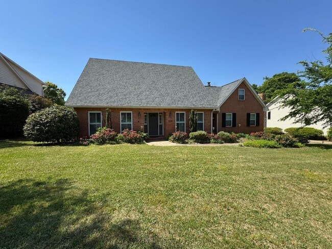 property at 2331 Oxford Dr