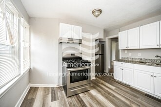 1000 S 39th St, Unit 1027 in Louisville, KY - Foto de edificio - Building Photo