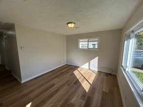 23799 Tuscany Ave in Eastpointe, MI - Building Photo - Building Photo