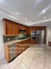512 Esplanade in Redondo Beach, CA - Building Photo - Building Photo