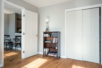 166 Cottage St in Boston, MA - Building Photo - Building Photo