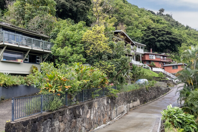 Hale Manoa in Honolulu, HI - Building Photo - Building Photo