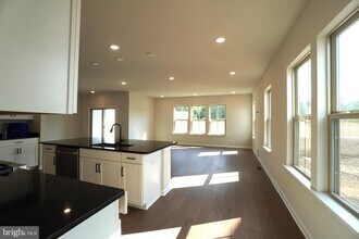 612 America Dr in Horsham, PA - Building Photo - Building Photo