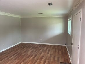 214 Moncrief St, Unit COZY in Prattville, AL - Foto de edificio - Building Photo