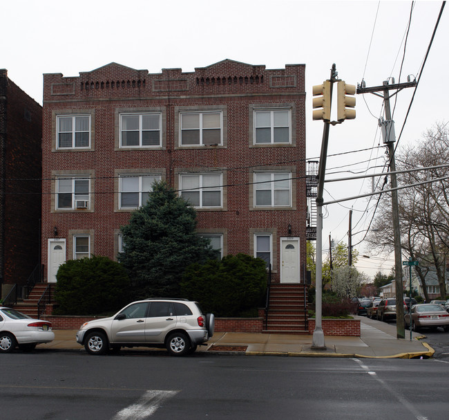 1009 Avenue C in Bayonne, NJ - Building Photo - Building Photo