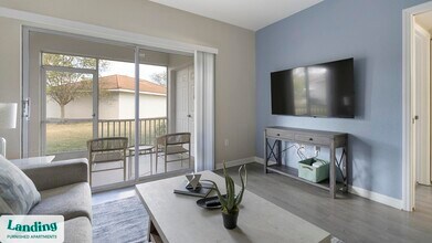 3695 Island Club Dr in North Port, FL - Foto de edificio - Building Photo