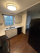 1020 Crestwood St in Auburn, AL - Building Photo - Building Photo