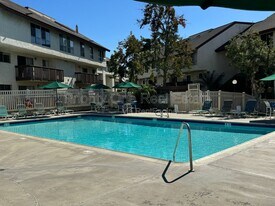 6151 Rancho Mission Rd in San Diego, CA - Building Photo