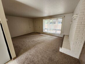 464 NE Thurston Ave in Bend, OR - Building Photo - Building Photo