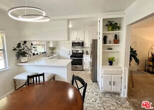 5829 Bowcroft St in Los Angeles, CA - Building Photo - Building Photo