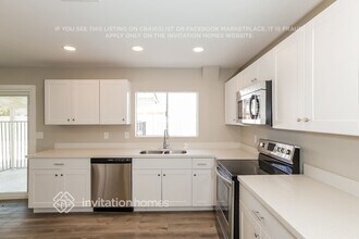 2438 E Inverness Ave in Mesa, AZ - Foto de edificio - Building Photo