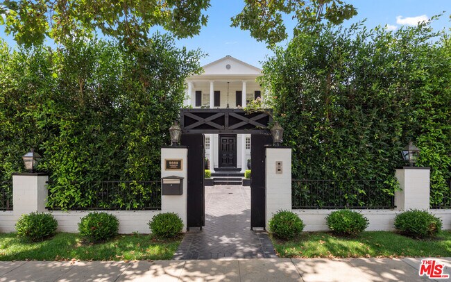9885 Carmelita Ave in Beverly Hills, CA - Building Photo - Building Photo