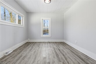 1729 E 26th St in Ashtabula, OH - Building Photo - Building Photo