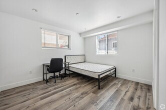 1377 W 36th Pl in Los Angeles, CA - Building Photo - Building Photo