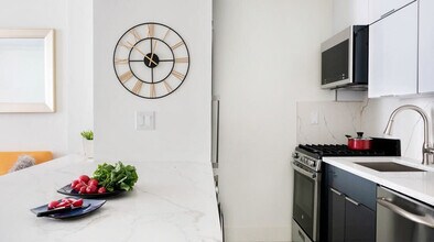 1597 York Ave in New York, NY - Building Photo - Building Photo