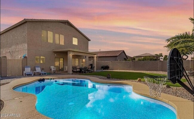 property at 66 E Saddle Way