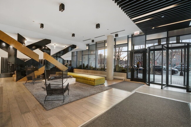 111 S Peoria St in Chicago, IL - Building Photo - Building Photo