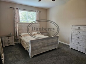 6625 Wesley Dr in Walbridge, OH - Building Photo - Building Photo