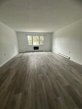 103 Horse Pond Rd in Salem, CT - Building Photo - Building Photo