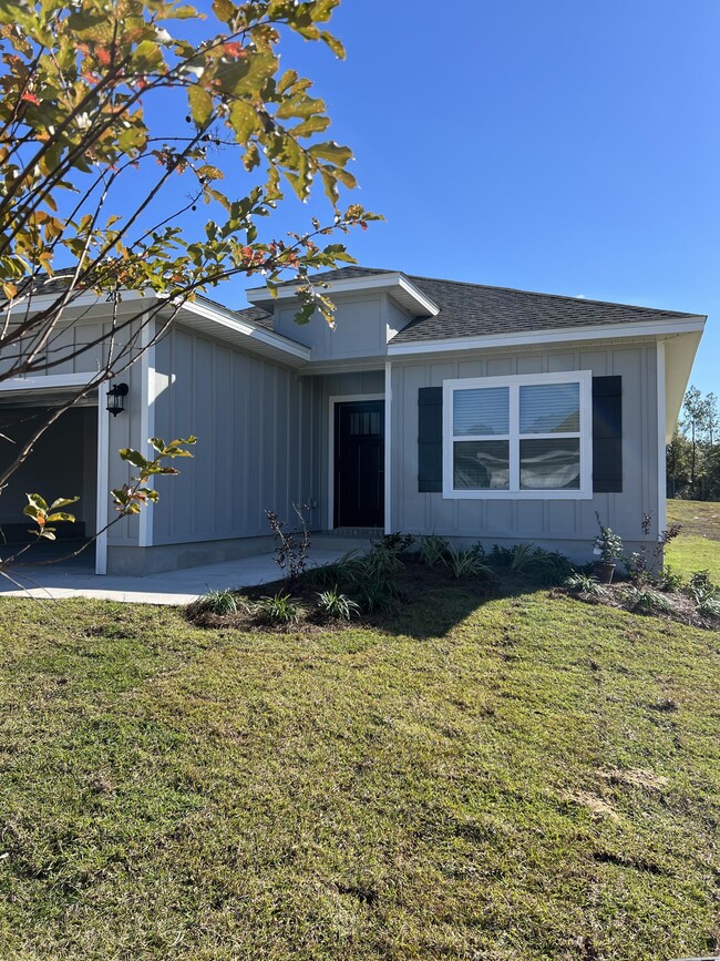 201 Lyla Ln in Crestview, FL - Building Photo - Building Photo