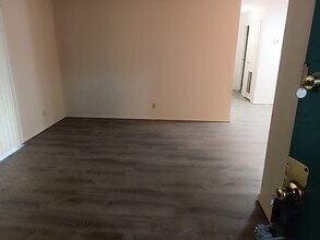 32 Woodglen Apartment, Unit D 38 in Arnold, MO - Building Photo - Building Photo