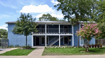 Villas at Alamo Heights Apartments