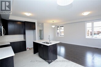 128 Lynn Coulter St in Ottawa, ON - Building Photo - Building Photo