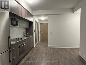 575-2575 Bloor St E in Toronto, ON - Building Photo - Building Photo