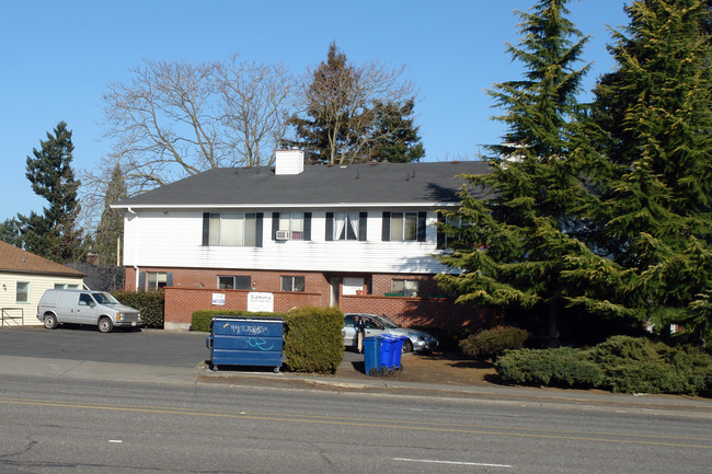 Kamora Apartments in Portland, OR - Building Photo - Building Photo